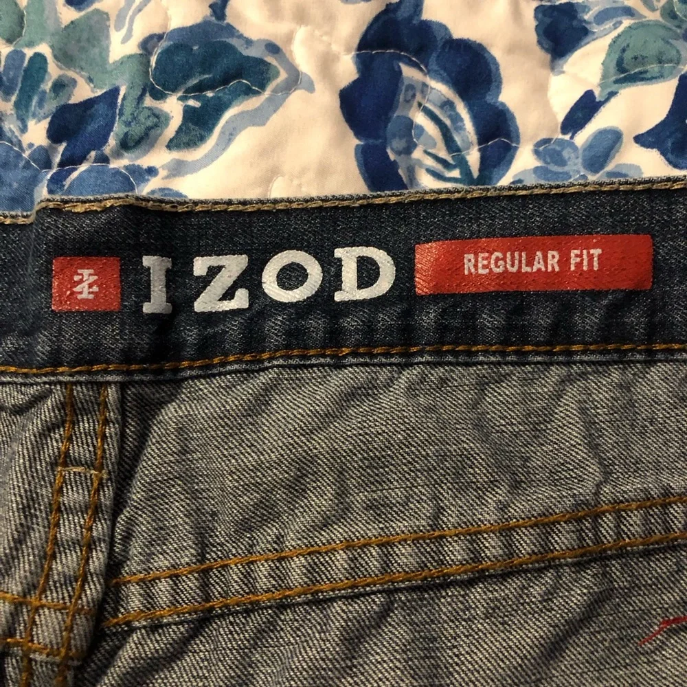 Authentic Izod Regular Fit Mens Jeans EUC - Picture 2 of 6